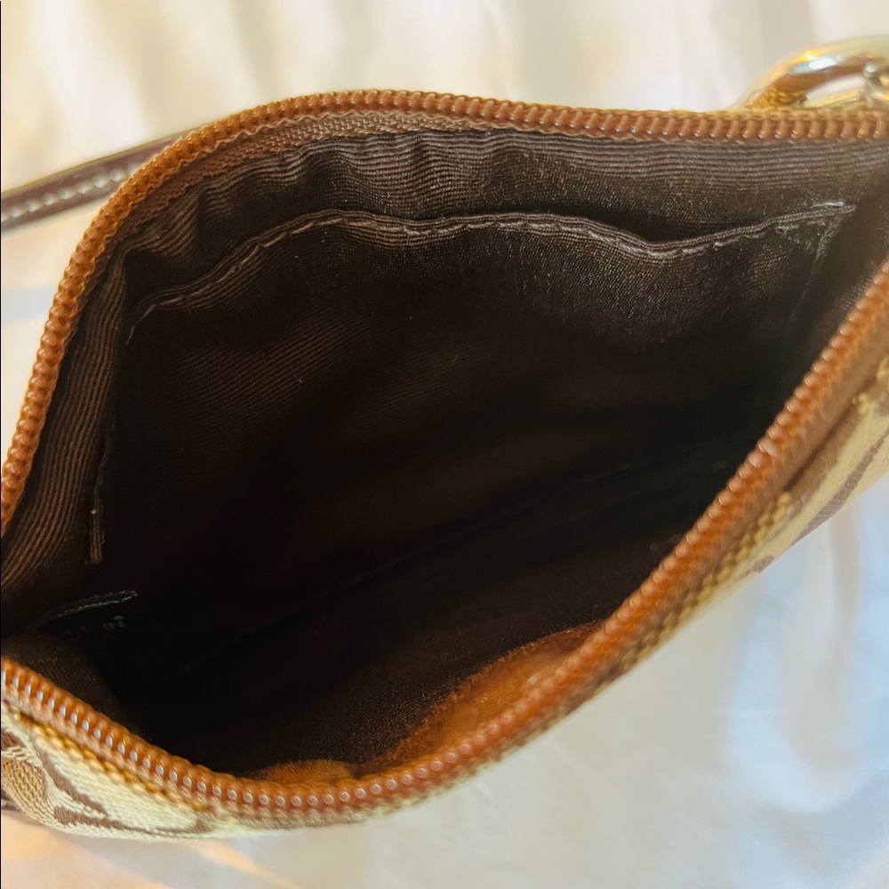 Couch wristlet - Picture 4 of 6
